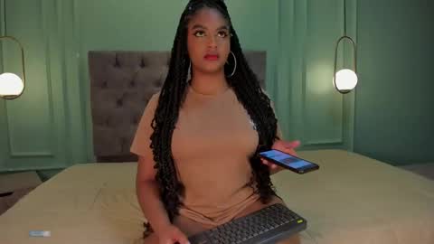 Snapshot of taylor_sexyy chatting on February 26, 4:08 am Taylor  online show from February 26, 4:08 am