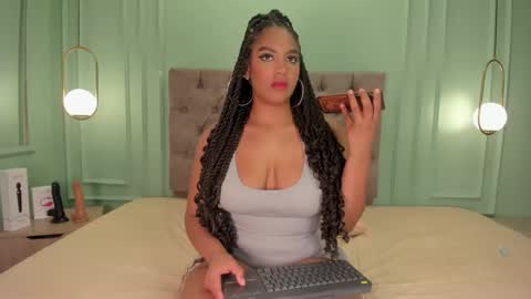 Snapshot of taylor_sexyy chatting on February 27, 4:31 am Taylor  online show from February 27, 4:31 am