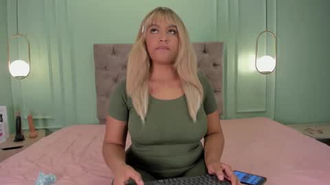 Snapshot of taylor_sexyy chatting on January 31, 4:25 am Taylor  online show from January 31, 4:25 am