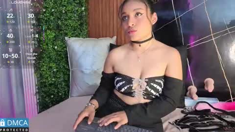 Tay online show from November 14, 8:09 pm