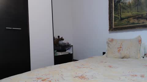 Snapshot of teasexpert4444 chatting on February 4, 7:51 am ALICIA--- online show from February 4, 7:51 am