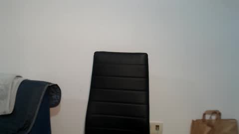 Teeyara  online show from November 12, 6:39 pm