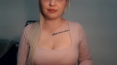 Teeyara  online show from February 10, 6:22 pm