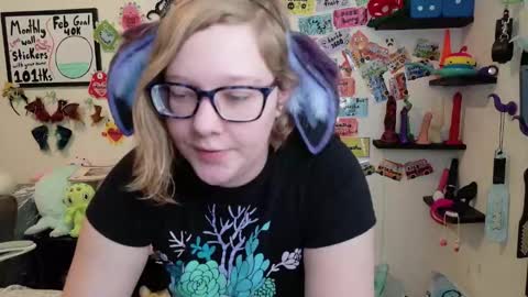 Pixie Pix or Pickle online show from February 6, 11:19 pm