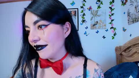 Snapshot of teresa_moon chatting on October 31, 5:50 pm  TERESA  Give me a good rating if you enjoy my show  online show from October 31, 5:50 pm