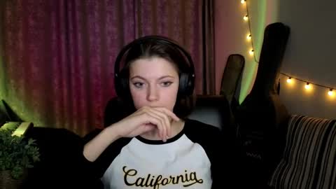 Anny Simpson online show from February 25, 8:40 pm