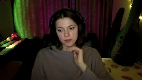 Anny Simpson online show from April 9, 8:25 pm