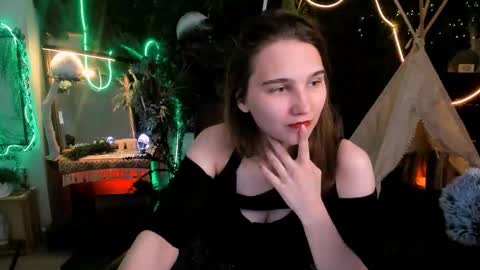 Tessa online show from September 18, 5:39 am