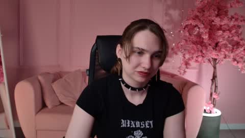 Tessa online show from May 22, 5:38 am