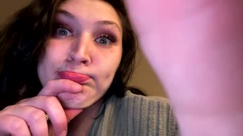 thatbaby070200000 online show from December 14, 4:34 am