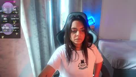 Paola online show from November 21, 5:15 pm