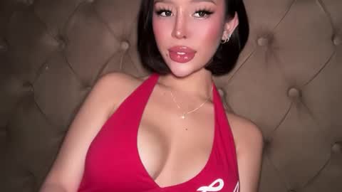 Elle  dont forget to folloW me and thumbs up online show from March 8, 4:38 am