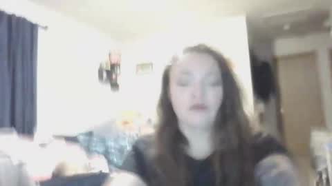 Stephanie Fuller online show from December 5, 6:02 am