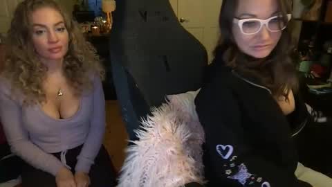 Cach Nelson online show from December 31, 10:12 pm