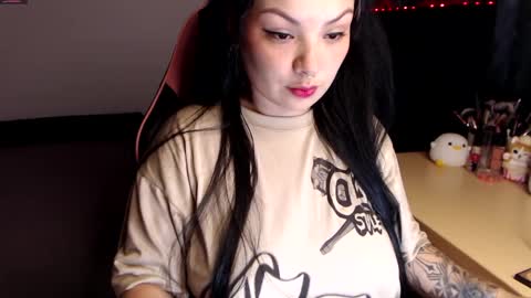 Sara online show from April 5, 6:29 pm