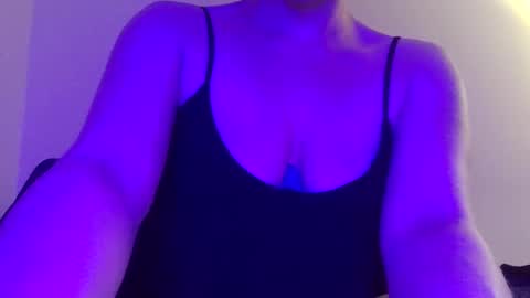  newgirl blonde pawg stripper online show from June 3, 3:29 am