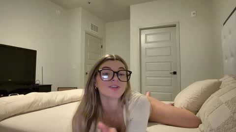 therosiecheeks online show from January 6, 12:58 am