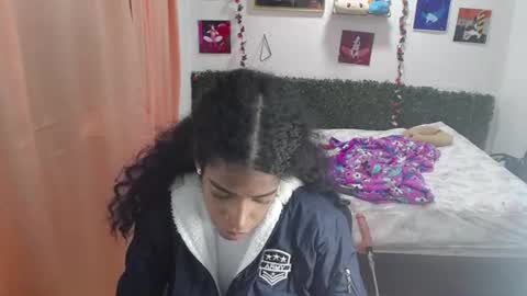 thiana_horny online show from June 19, 4:21 pm