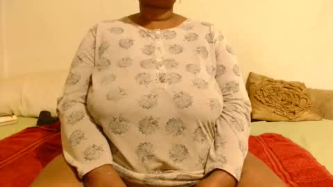 Snapshot of thicksexymellons chatting on October 4, 6:56 pm Pat online show from October 4, 6:56 pm