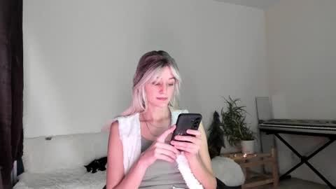 thief_of_hearts_ online show from December 19, 7:22 am