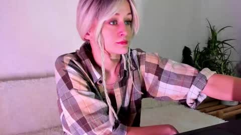 thief_of_hearts_ online show from November 26, 9:43 am