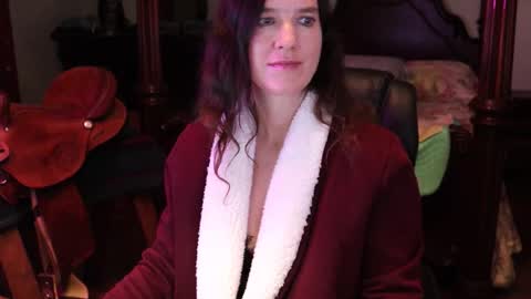 ThornburyRose online show from January 10, 11:31 pm