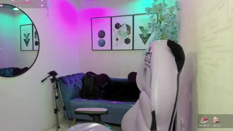 Tiara  online show from May 31, 3:34 am