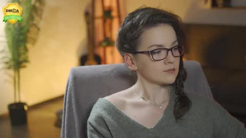 tiffanyriox online show from February 3, 12:43 am