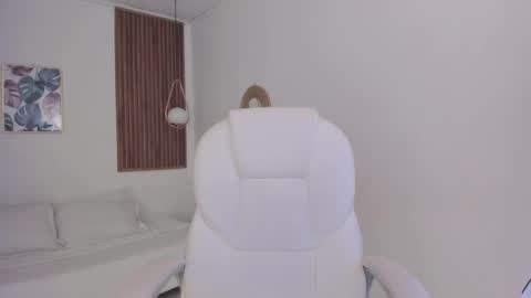 Tiffany online show from December 14, 1:28 pm