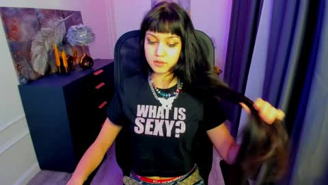 tiffanyyoun online show from March 31, 4:29 pm