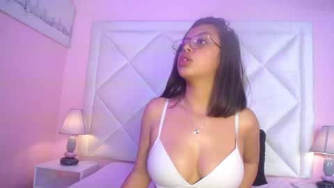 Tinaa online show from May 1, 10:02 pm