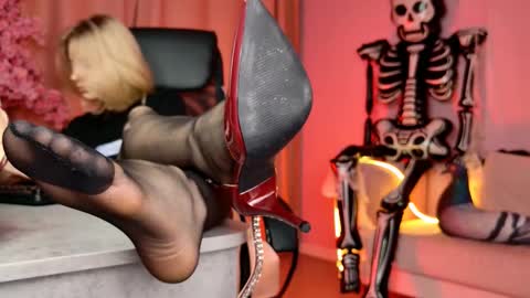 Tina Davil online show from October 21, 10:52 am