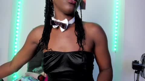 tinas_smith online show from June 11, 1:41 pm