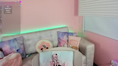 tiny_cora online show from February 14, 4:31 pm