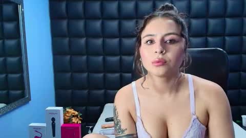 tiny online show from November 12, 6:00 am