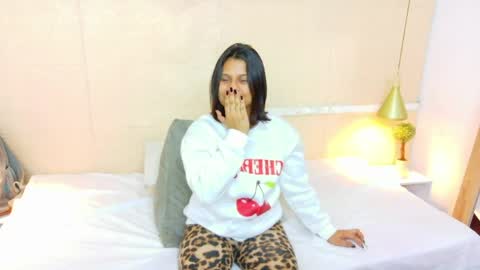 tiny_whore18 online show from March 31, 8:03 am