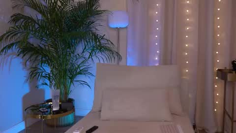 Anissa online show from March 15, 4:53 pm