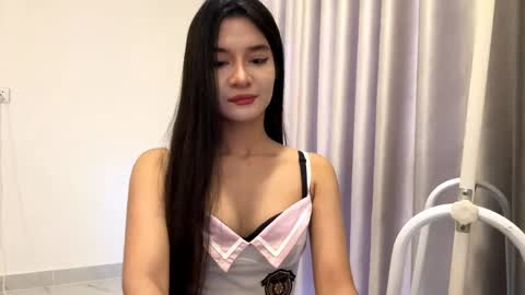 Xiao wu online show from April 16, 12:00 am