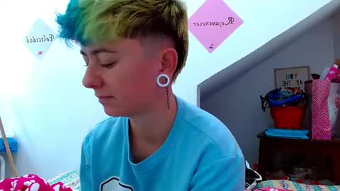 Blue online show from October 18, 5:59 pm