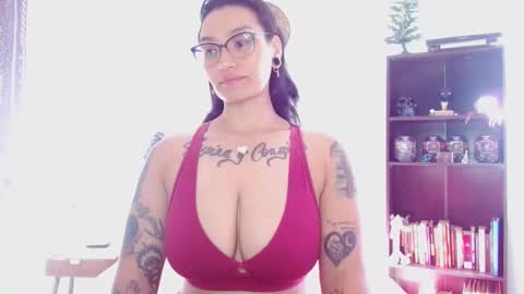 Snapshot of toothyy chatting on December 18, 4:39 pm toothyy online show from December 18, 4:39 pm