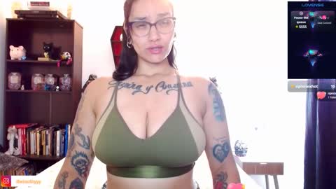 Snapshot of toothyy chatting on February 26, 3:54 pm toothyy online show from February 26, 3:54 pm