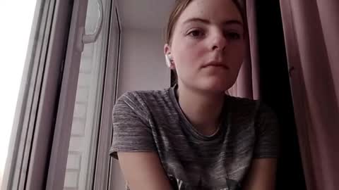 Mari online show from April 27, 2:14 pm