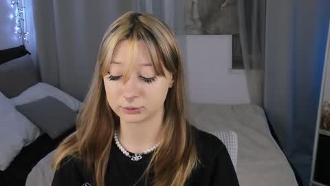 Nyuta Hartmann online show from February 5, 1:44 pm