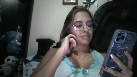 triana_bell online show from October 14, 1:41 am