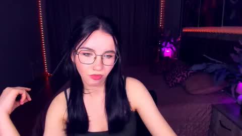 TriciaDaisy online show from May 29, 2:37 pm