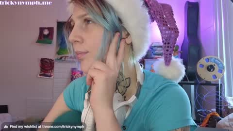 Snapshot of tricky_nymph chatting on December 4, 10:08 pm Cassie online show from December 4, 10:08 pm