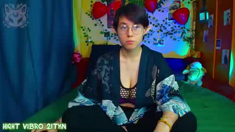 trickykitsune online show from March 20, 2:55 pm