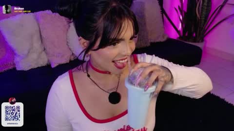 Val martinez  online show from April 5, 1:48 am