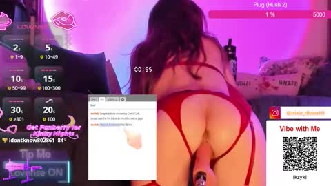 Trixie Divine online show from November 8, 5:01 am