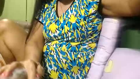 Mae online show from December 4, 9:15 pm